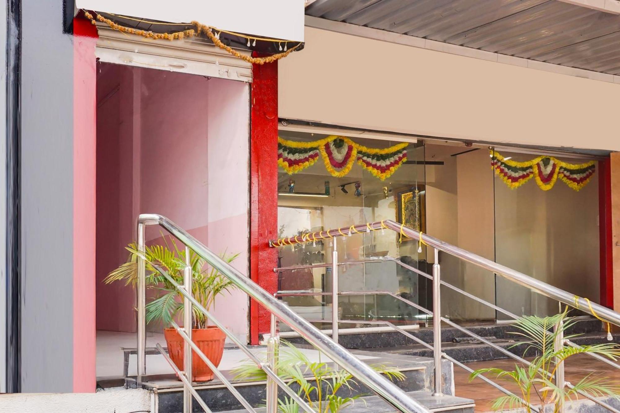 Super Collection O Chandan Nagar Kharadi Formerly Kharadi Inn 푸네 외부 사진