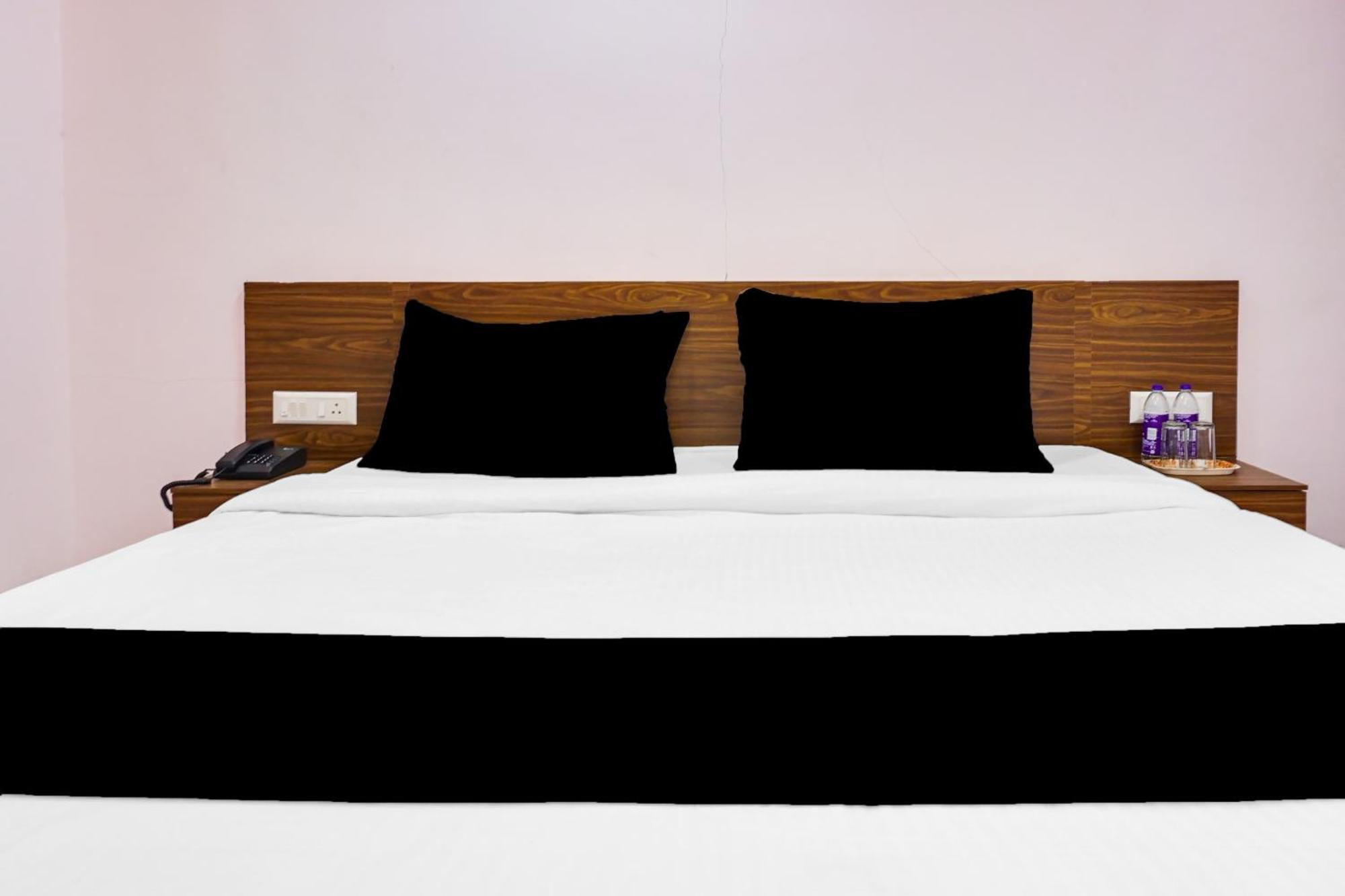 Super Collection O Chandan Nagar Kharadi Formerly Kharadi Inn 푸네 외부 사진